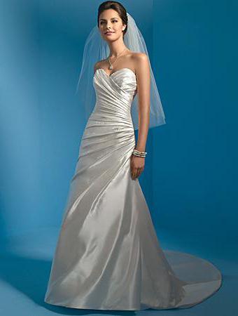vestido de noiva de cetim foto