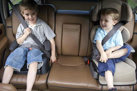 zasady przewozu dziecka w samochodzie