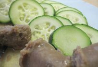 Pyszny smażony arbuz w мультиварке z mięsem i warzywami