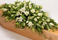 What color flowers for a funeral the man and the woman? Choose correctly