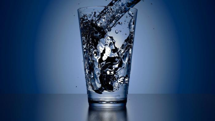 كيفية شرب الماء خلال النهار