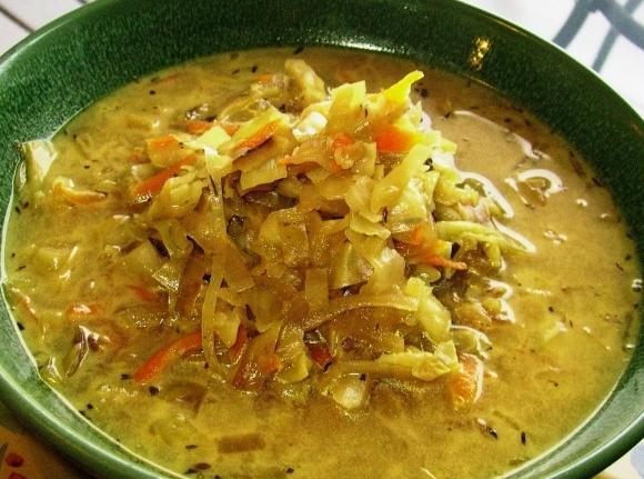 prepare a soup with sauerkraut