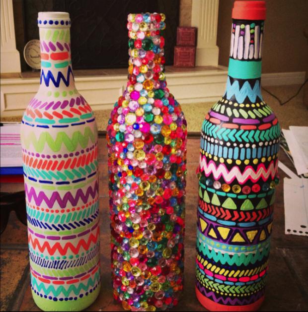 Vase aus Glas-Flaschen mit Ihren eigenen Händen für Kinder