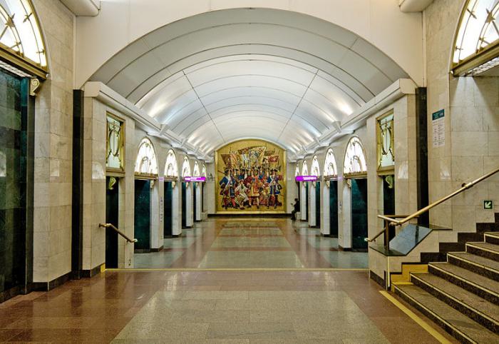 pionerskaya meydanı metro