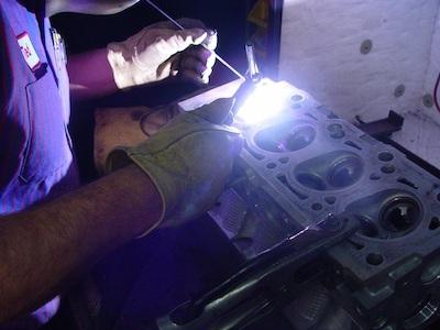 修理汽缸盖VAZ2112