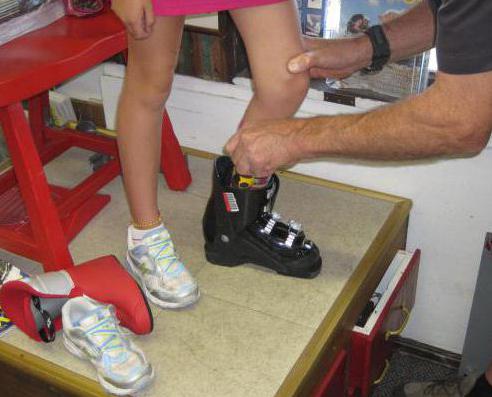 Jak ustalić rozmiar butów narciarskich dla dziecka
