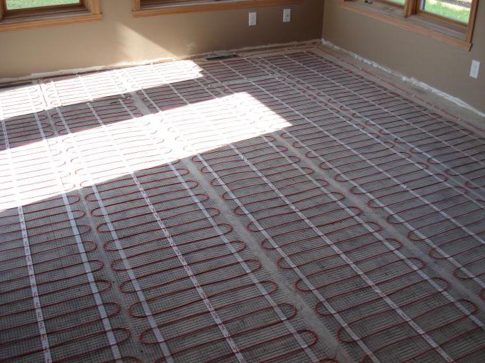 laying the electric floor heating