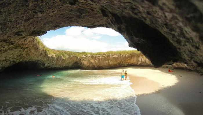 the island Marieta, hidden beach Mexico