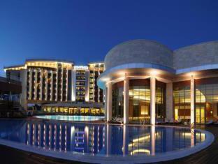 努美阿的酒店在海边游泳池[