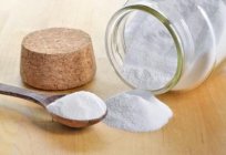 Salz und Essig gegen Unkraut: Rezept, Proportionen, Bewertungen