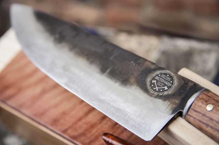鉄鋼製のナイフ