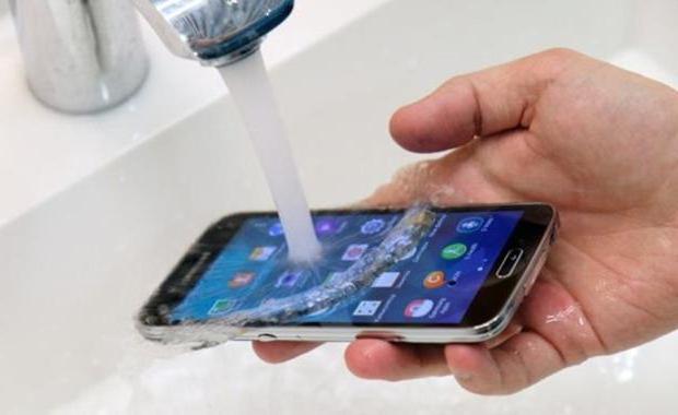 spritzwassergeschützte Smartphone mit zwei sim