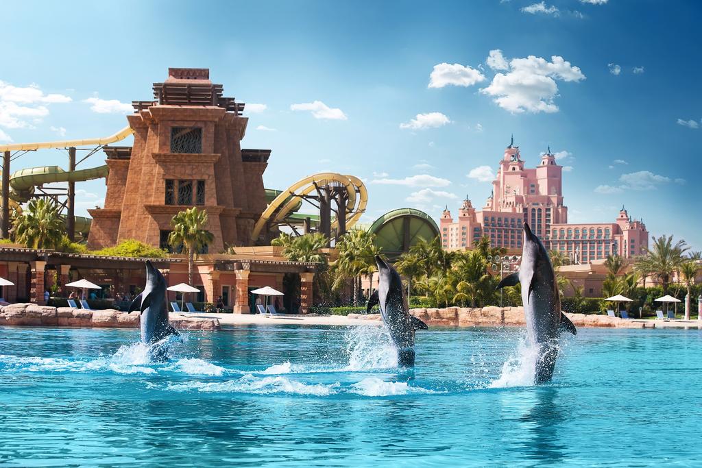 how to get to the Atlantis hotel in Dubai