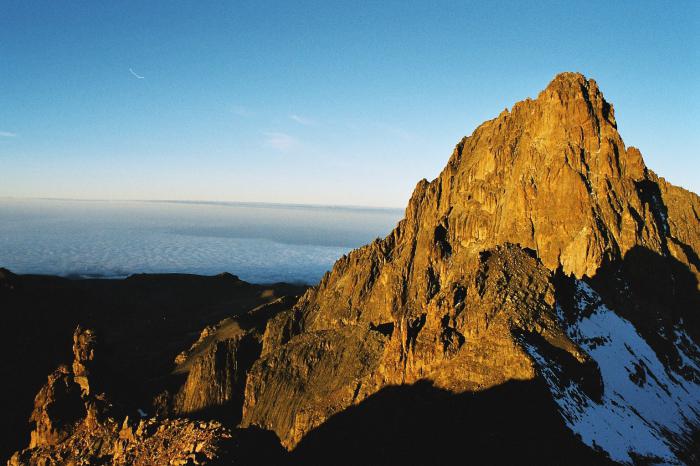 en yüksek dağ afrika'da kilimanjaro
