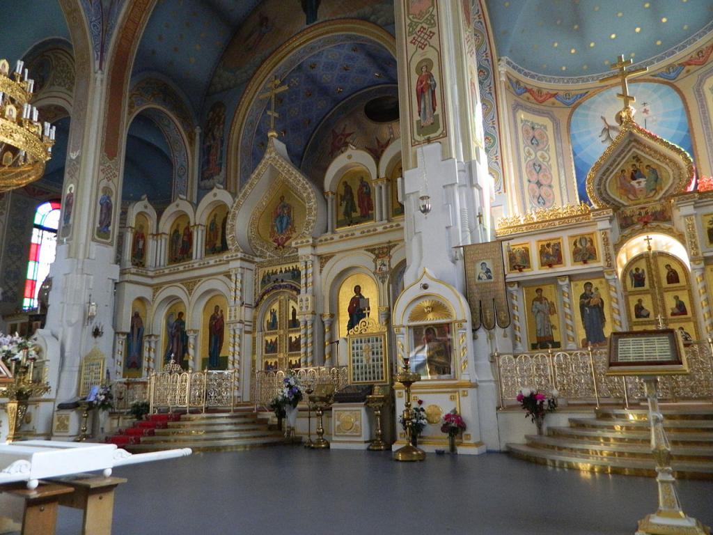 el Iconostasio de la catedral pokrovsky