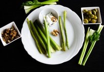 How to prepare celery for a slim figure and good health?