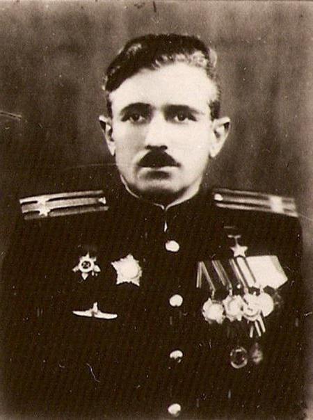 o Contra-almirante В. К. Konovalov