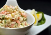 Yengeç salatası: malzemeler ve yemek tarifi