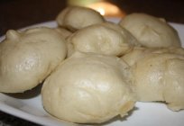 How to prepare yeast dough dumplings for a couple? Two recipes