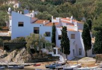 Picturesque cadaqués (Spain): the compelling charm of Paradise