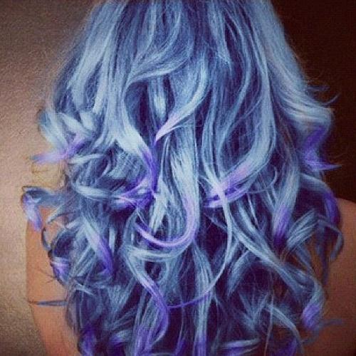 Blaue Haare