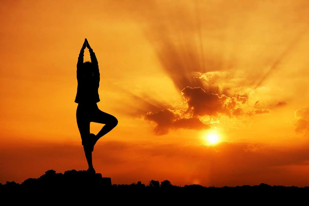 Yoga ao pôr do sol