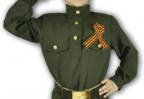 军事儿童服装用自己的双手