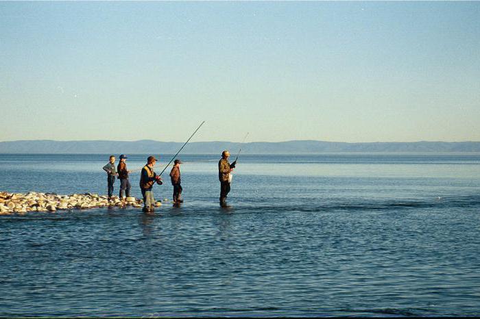 Рибалка на Байкалі влітку дикуном