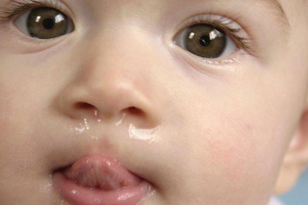 маример aspirator wydzieliny z nosa dziecka