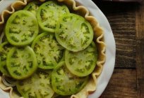 The green tomatoes for the winter without sterilization: simple and delicious recipes