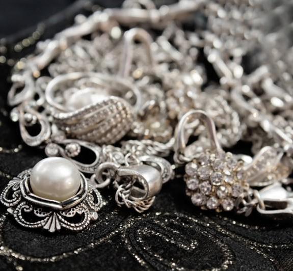 cleaning silver jewelry at home