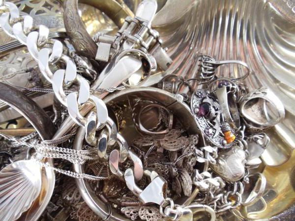 how to clean silver at home to Shine