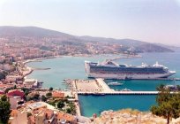 Kusadasi (turquía) - un popular destino turístico en la costa del mar egeo