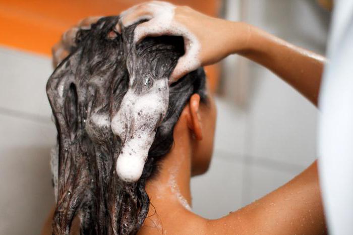 غسل الشعر بالماء البارد مضر