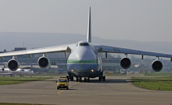 最大的飞机在鲁斯兰世界