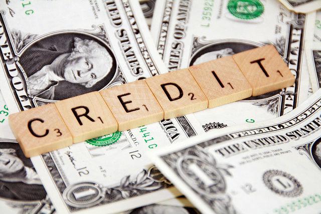 refinanciamento de um empréstimo com um histórico de crédito ruim