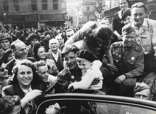 la liberación de checoslovaquia en 1945 [