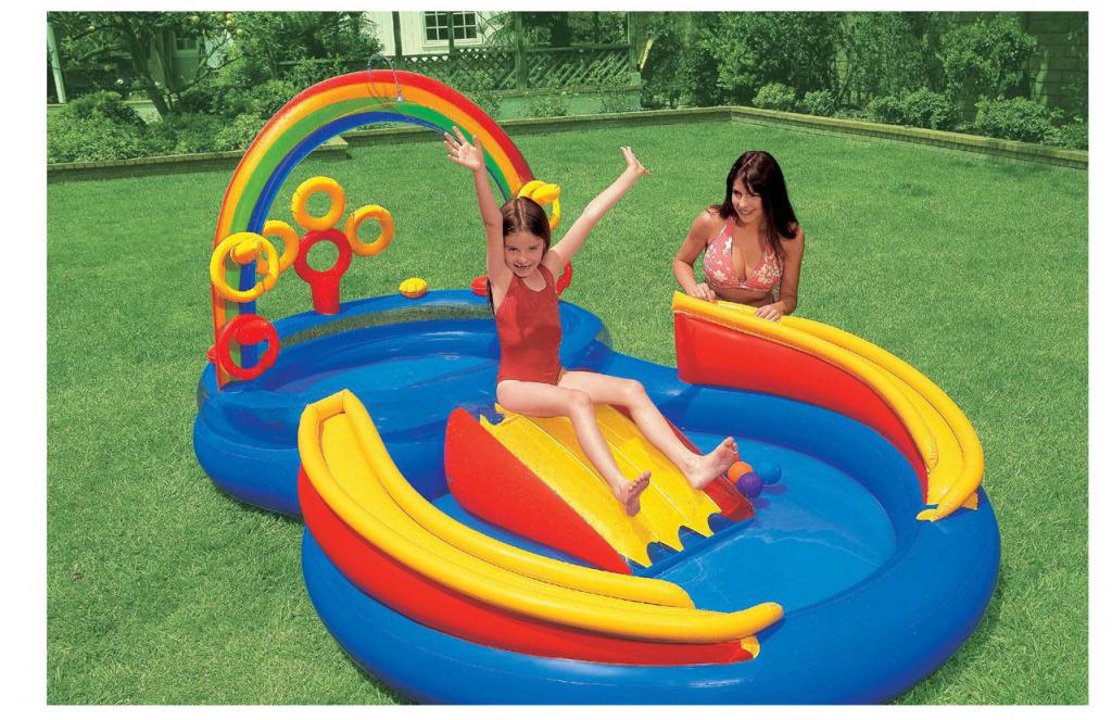 Inflatable pool with slide