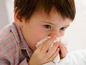 Erste Hilfe bei Nasenbluten bei Kindern