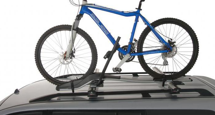 fixação para o transporte de bicicletas no teto do carro