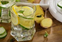 A refreshing drink of lemon and mint