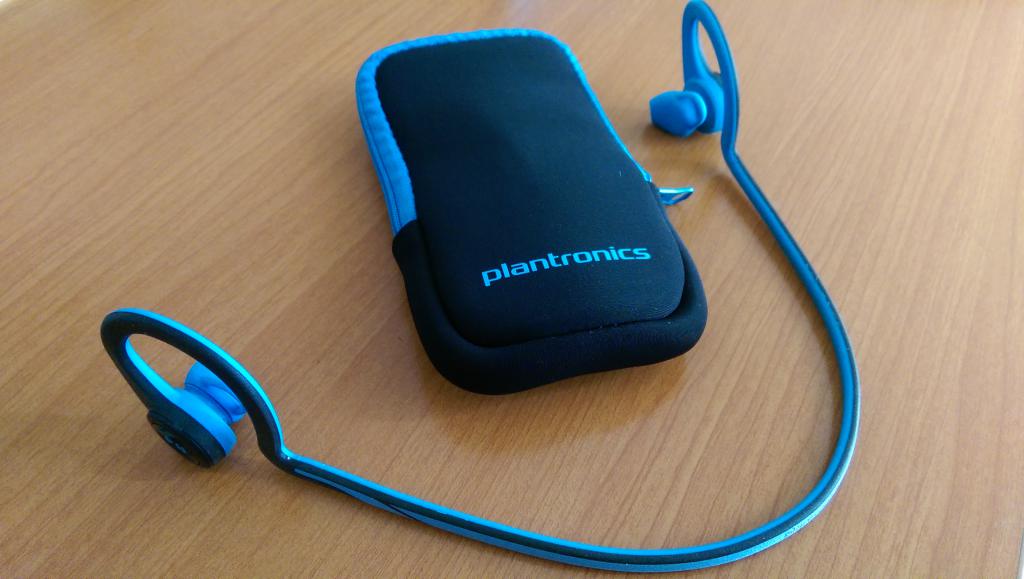 najlepsze douszne słuchawki Plantronics BackBeat FIT