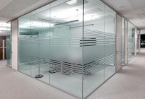 The aluminum bulkhead is a great solution for office