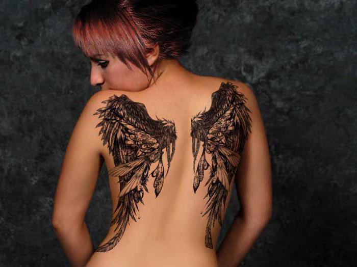 die schönsten Tattoo für Mädchen auf dem Rücken