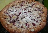 Apple pie with plums. A few simple recipes