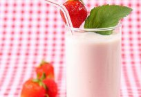 Strawberry milk: methods of cooking desserts and drinks