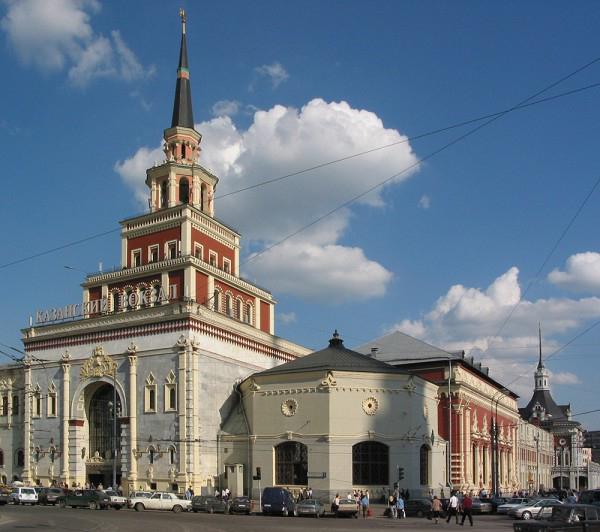 تقع محطة السكك الحديدية في موسكو