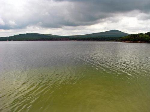 بحيرة Tambukan الصورة
