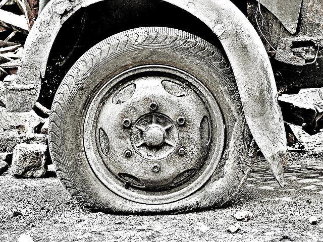 如何做一个夹板出来的旧轮胎