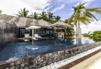 马尔代夫5*(马尔代夫、芭环礁)：介绍的酒店、服务、评论
